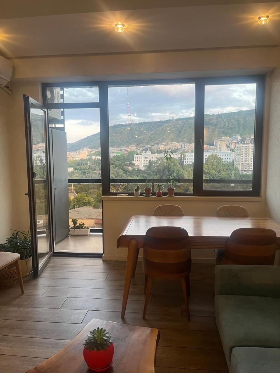 Panorama Khiliani Daire Tiflis Dış mekan fotoğraf